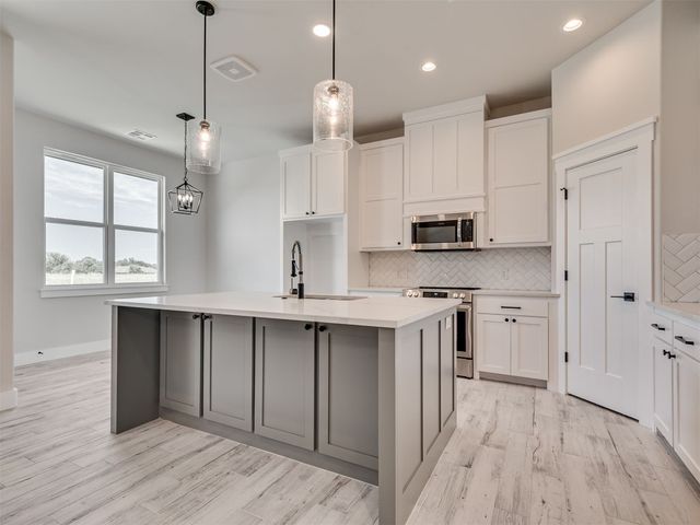 1019 NW 17 Street, Newcastle, OK 73065