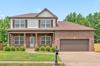 1313 Allmon Dr, Clarksville, TN 37042