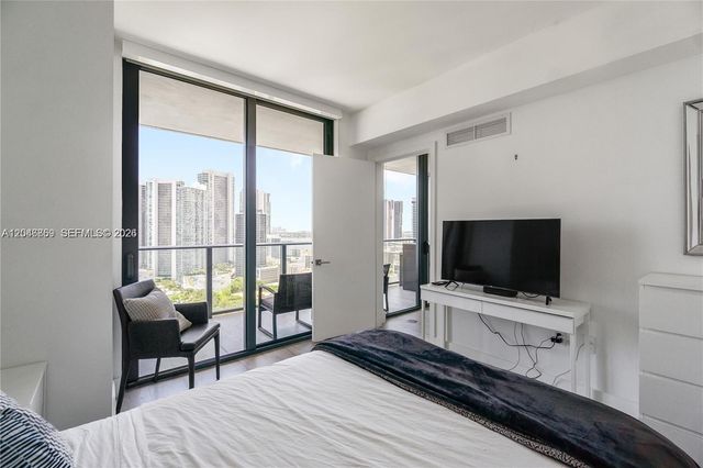 121 NE 34th Street 2706, Miami, FL 33137