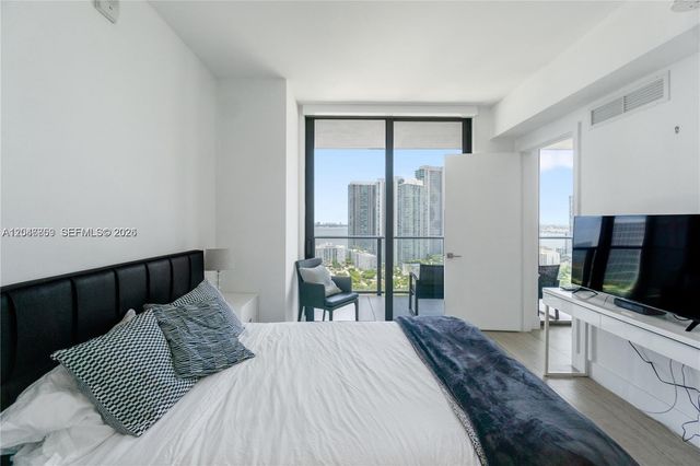 121 NE 34th Street 2706, Miami, FL 33137