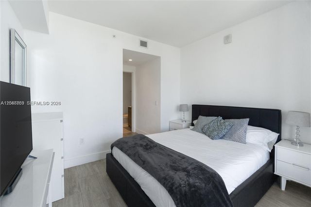 121 NE 34th Street 2706, Miami, FL 33137