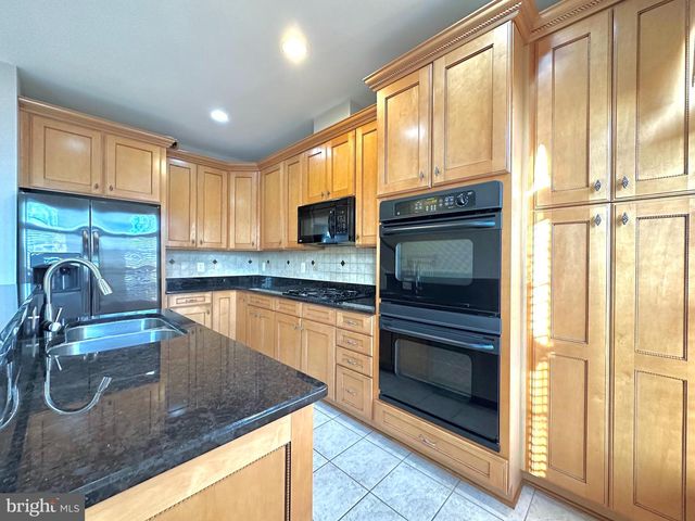 11837 REGENTS PARK DR, Germantown, MD 20876