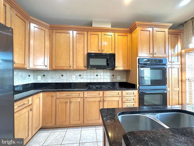 11837 REGENTS PARK DR, Germantown, MD 20876