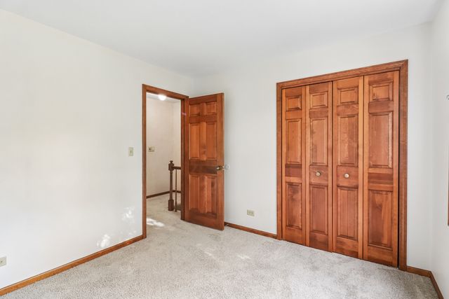 733 Buttonwood Circle SE, Naperville, IL 60540