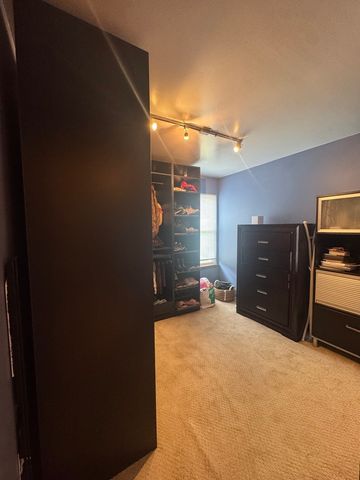 2833 Apple Avenue, Waukegan, IL 60085