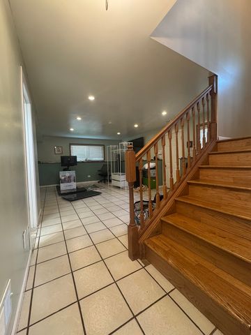 2833 Apple Avenue, Waukegan, IL 60085