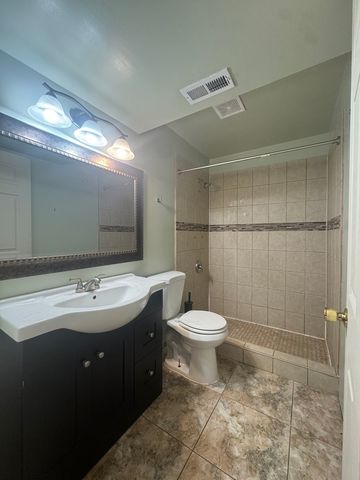 2833 Apple Avenue, Waukegan, IL 60085