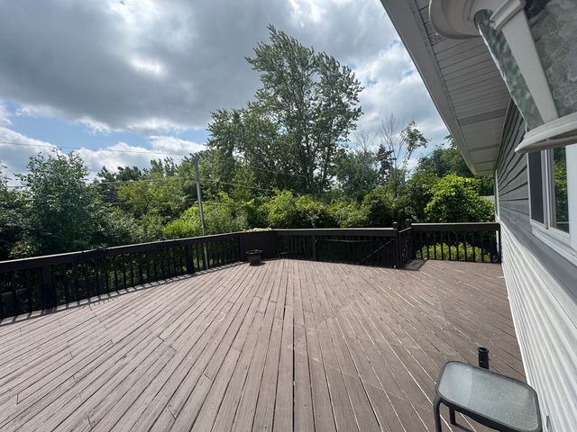 2833 Apple Avenue, Waukegan, IL 60085