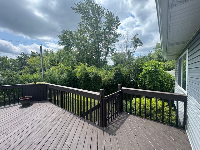 2833 Apple Avenue, Waukegan, IL 60085