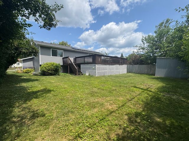 2833 Apple Avenue, Waukegan, IL 60085