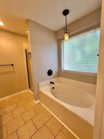 4905 Spur Ridge Court, Fort Worth, TX 76244