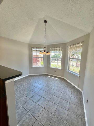 4905 Spur Ridge Court, Fort Worth, TX 76244