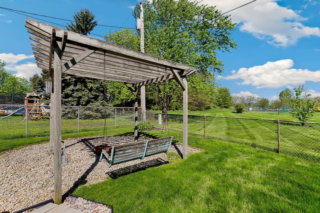 806 Harrison Place, Dyer, IN 46311