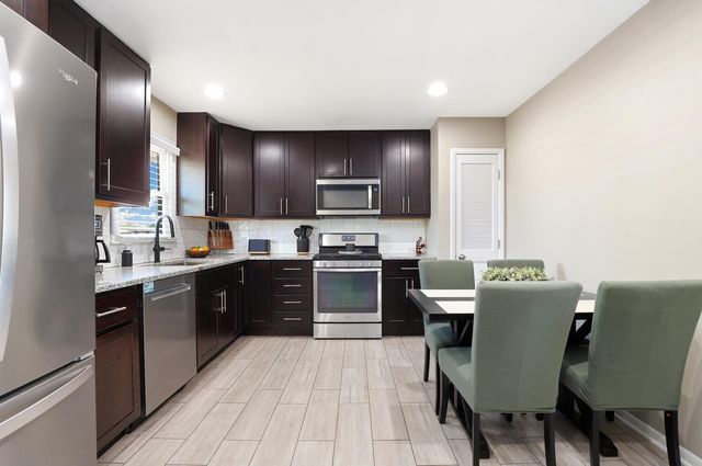 806 Harrison Place, Dyer, IN 46311