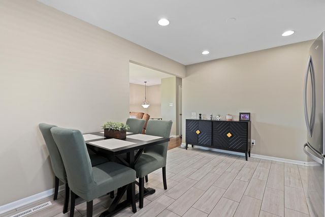 806 Harrison Place, Dyer, IN 46311