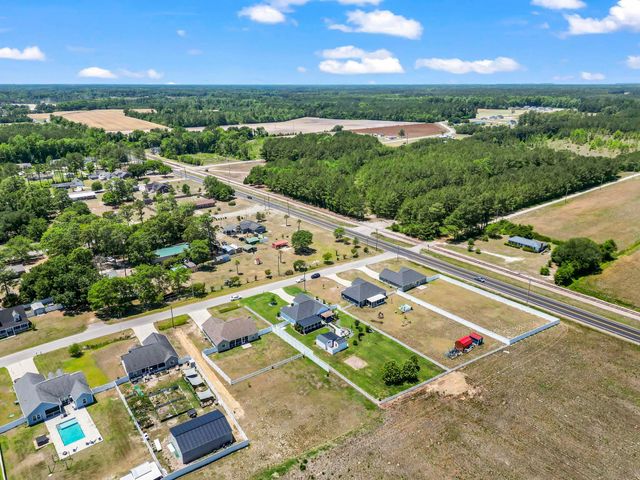 366 Allsbrook Rd., Loris, SC 29569