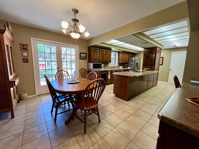 1809 Woodvine St, Longview, TX 75604