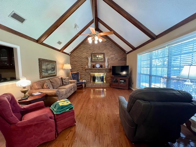 1809 Woodvine St, Longview, TX 75604