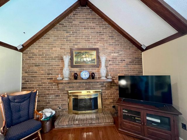 1809 Woodvine St, Longview, TX 75604