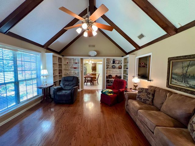 1809 Woodvine St, Longview, TX 75604