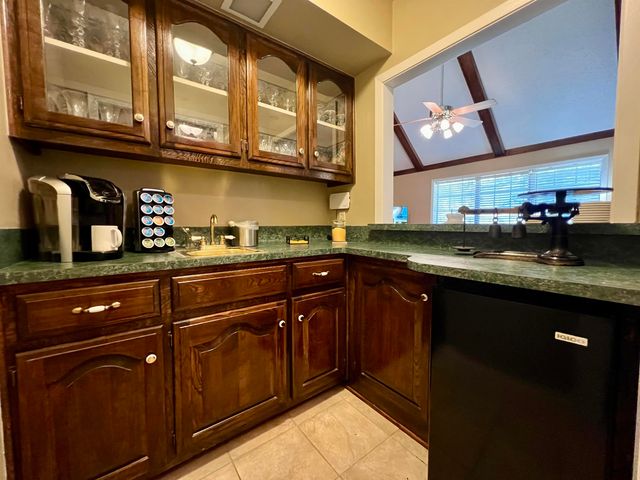 1809 Woodvine St, Longview, TX 75604