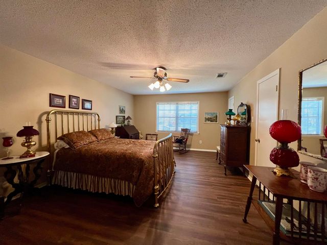 1809 Woodvine St, Longview, TX 75604