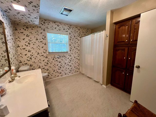 1809 Woodvine St, Longview, TX 75604