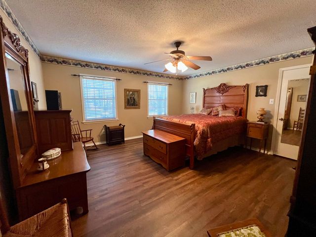 1809 Woodvine St, Longview, TX 75604