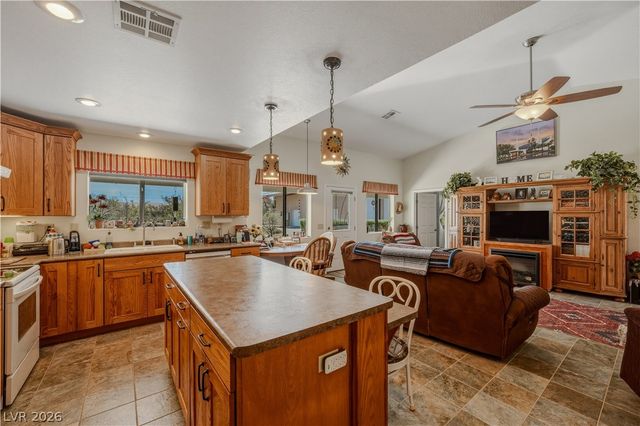 2061 Keenan Way, Pahrump, NV 89048