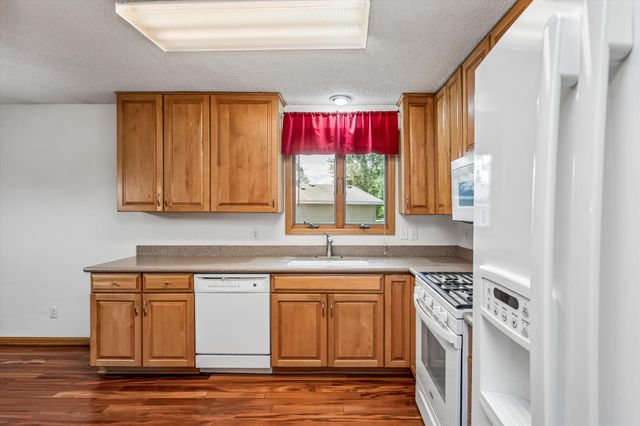 4746 141st Street W, Apple Valley, MN 55124