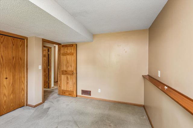4746 141st Street W, Apple Valley, MN 55124