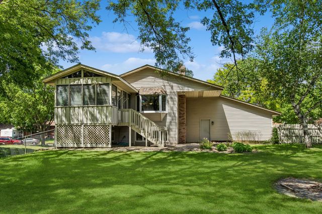 4746 141st Street W, Apple Valley, MN 55124