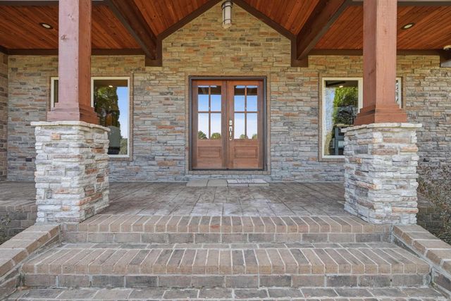 571 Valley Hill Road, Benton, AR 72019