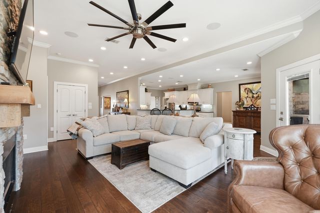 571 Valley Hill Road, Benton, AR 72019