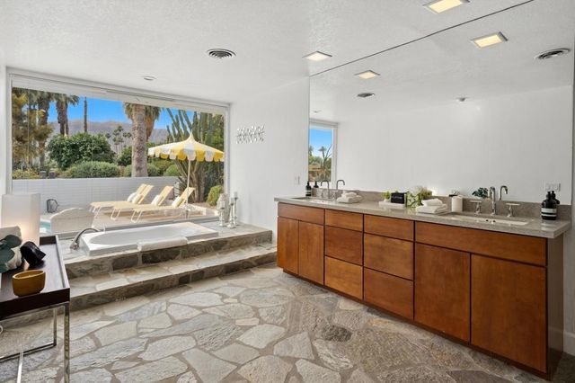 71467 Country Club Drive, Rancho Mirage, CA 92270
