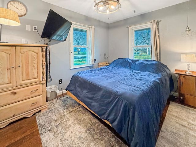 4027 NE 43rd Court, Des Moines, IA 50317