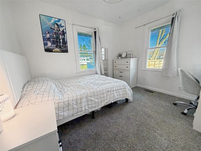 4027 NE 43rd Court, Des Moines, IA 50317