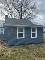 782 Grantwood Avenue, Sheffield Lake, OH 44054