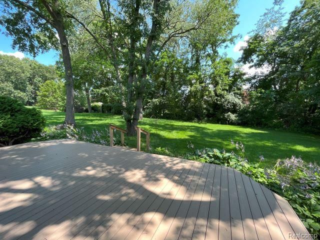 8767 Townsend Drive, White Lake, MI 48386