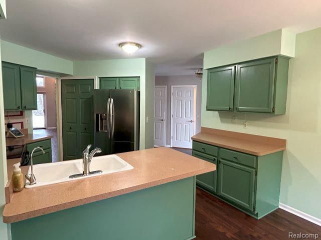 8767 Townsend Drive, White Lake, MI 48386