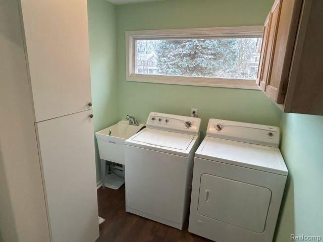 8767 Townsend Drive, White Lake, MI 48386