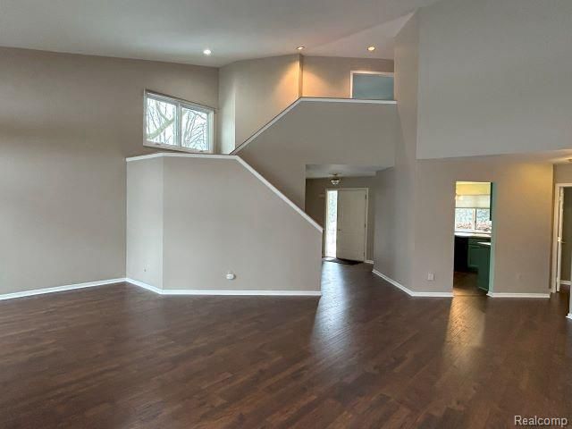 8767 Townsend Drive, White Lake, MI 48386