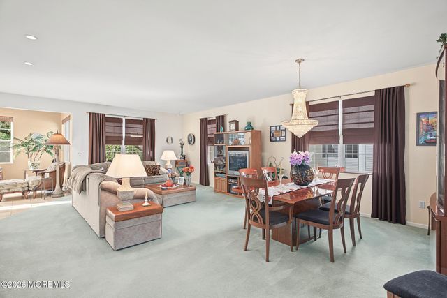 18 Pier Point, Tuckerton, NJ 08087