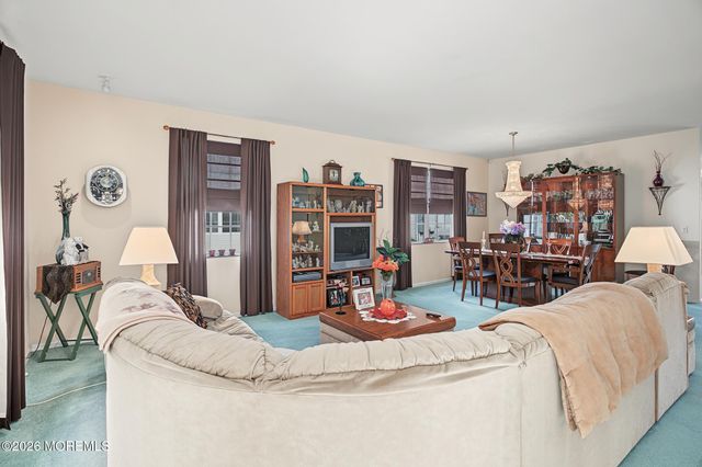 18 Pier Point, Tuckerton, NJ 08087