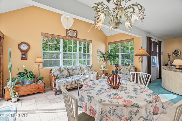 18 Pier Point, Tuckerton, NJ 08087