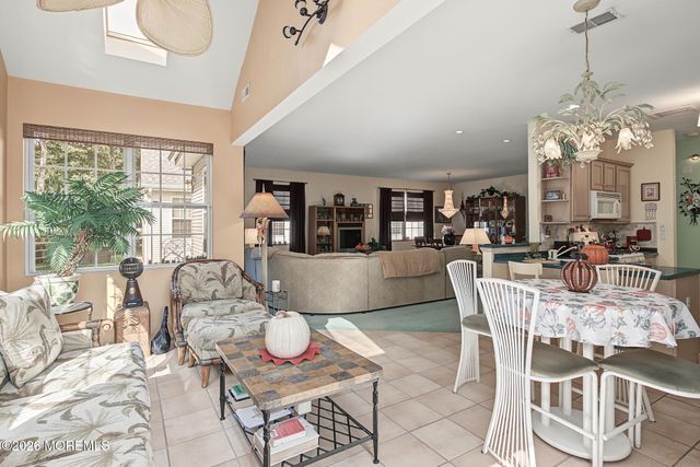 18 Pier Point, Tuckerton, NJ 08087
