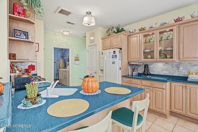 18 Pier Point, Tuckerton, NJ 08087