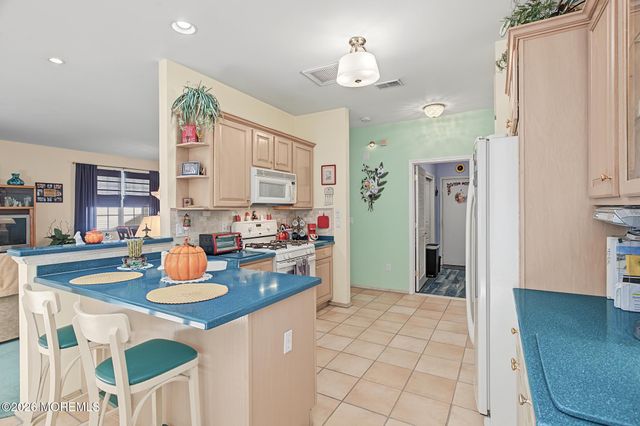 18 Pier Point, Tuckerton, NJ 08087