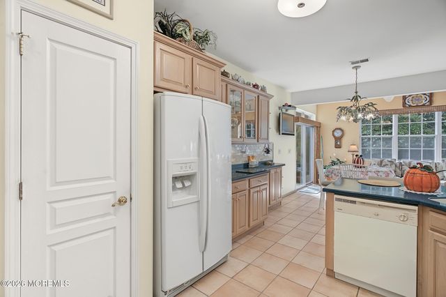 18 Pier Point, Tuckerton, NJ 08087