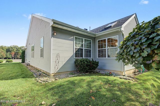 18 Pier Point, Tuckerton, NJ 08087